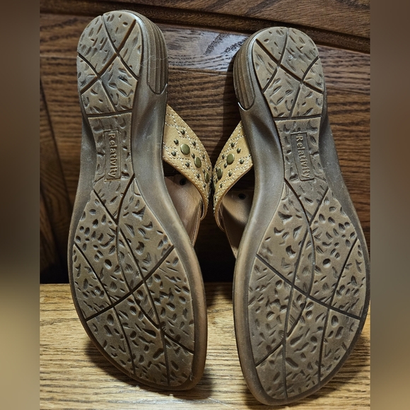 Relativity Sandals - Picture 3 of 4